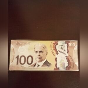 Brand New Canadian 100 Dollar Bill Wallet